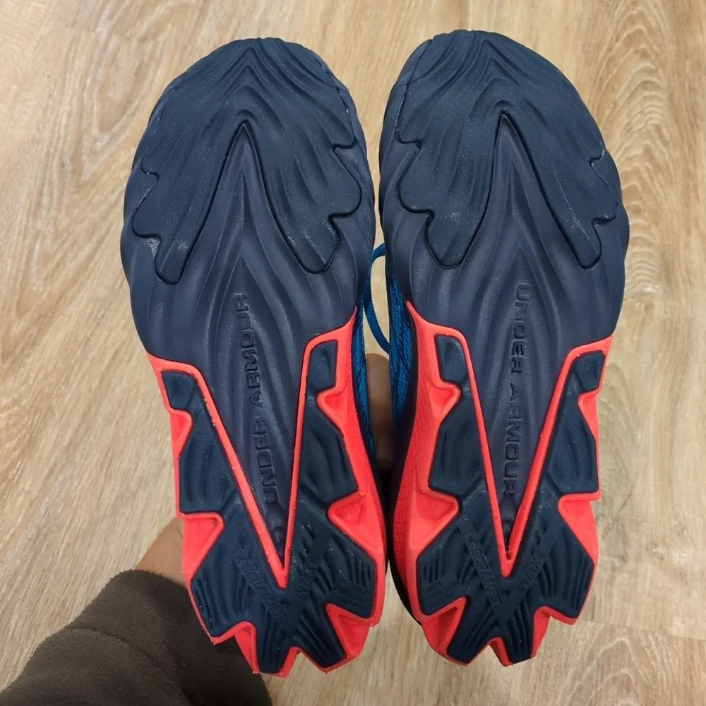 🧡💙 Under Armour Blue and Neon Orange Sneakers size 5Y 🧡💙 LIKE NEW!!!